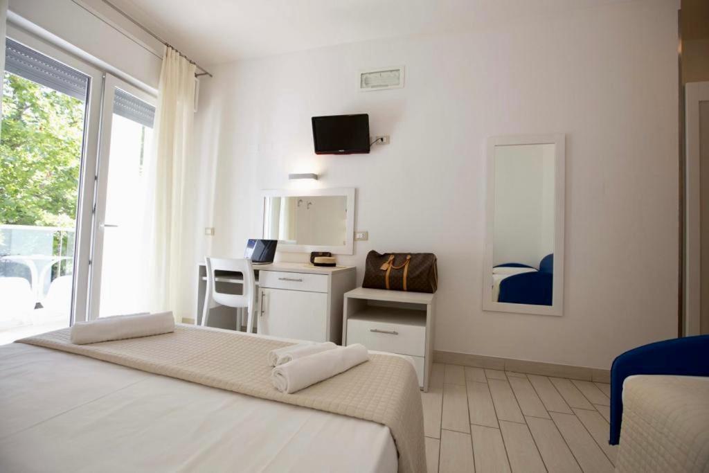 Hotel Elite Cervia Exterior photo